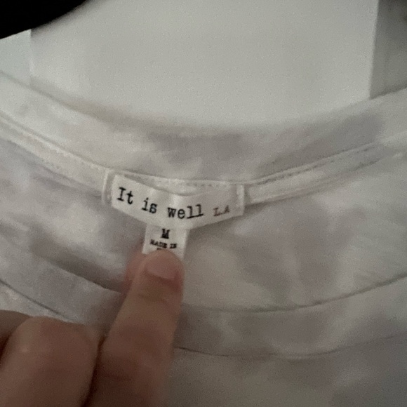 It Is Well LA Everyday Crew Tee in Cloud Grey - Picture 3 of 3